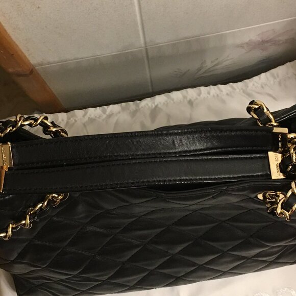 Michael Kors Susannah Large Quilted Black Tote Bag - Picture 6 of 16